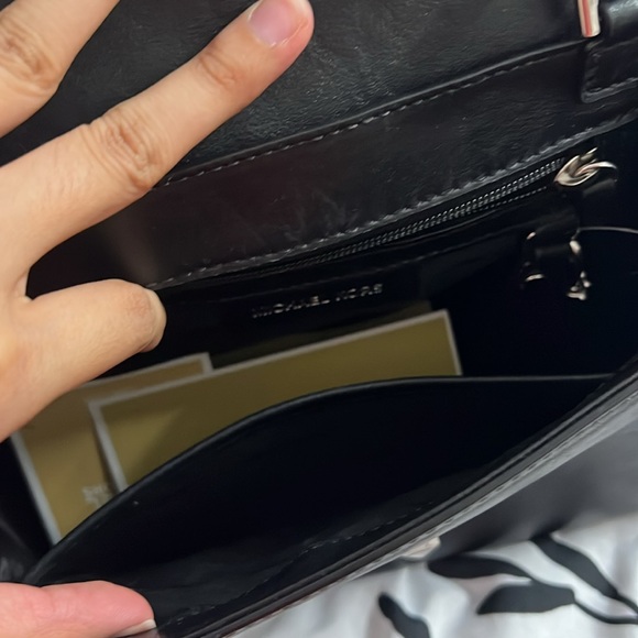 ❌SOLD ❌MK Whitney Medium Top - Picture 6 of 7